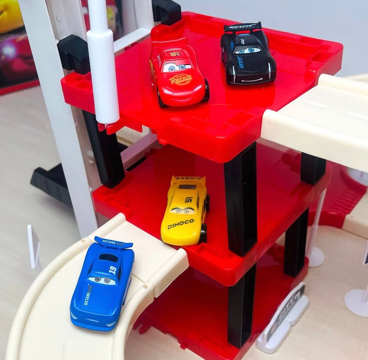 Pista Con Ascensor Cars + Envio Gratis - Imagen 2